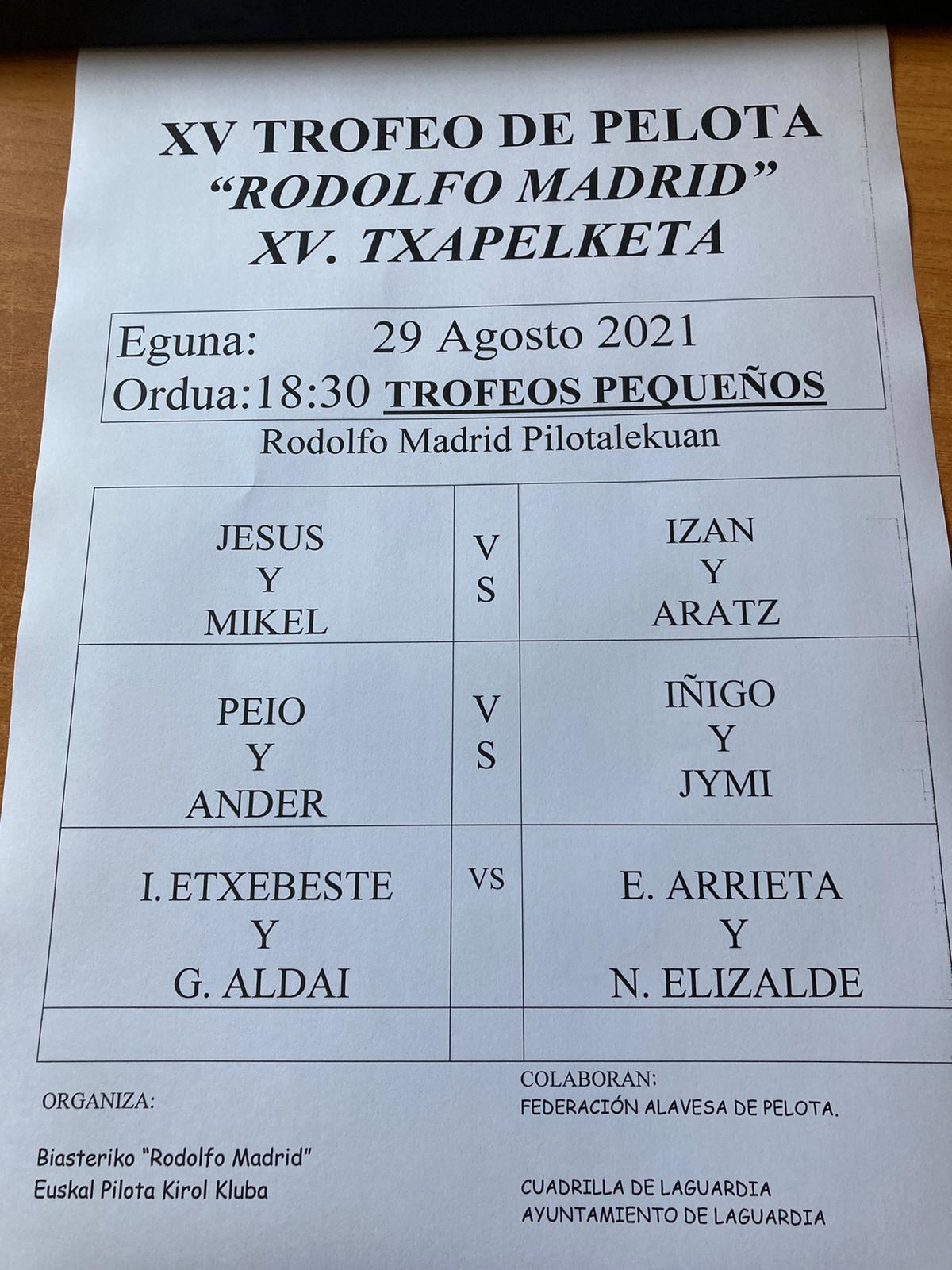Pelota 29 agosto trofeos pequeños